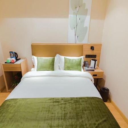 Greentree Inn Shanghai Huangxing Park Subway Station Express Hotel Exterior foto